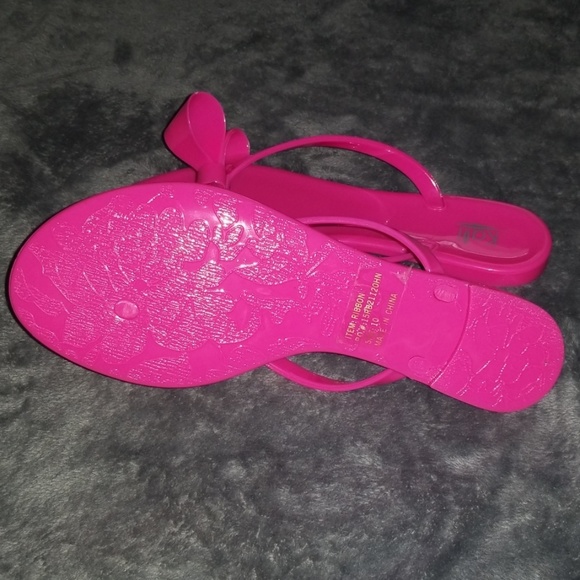 Shoe - Picture 2 of 2